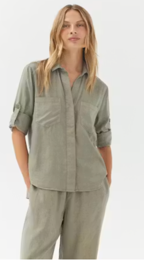 Bella Dahl Split Back Button Down