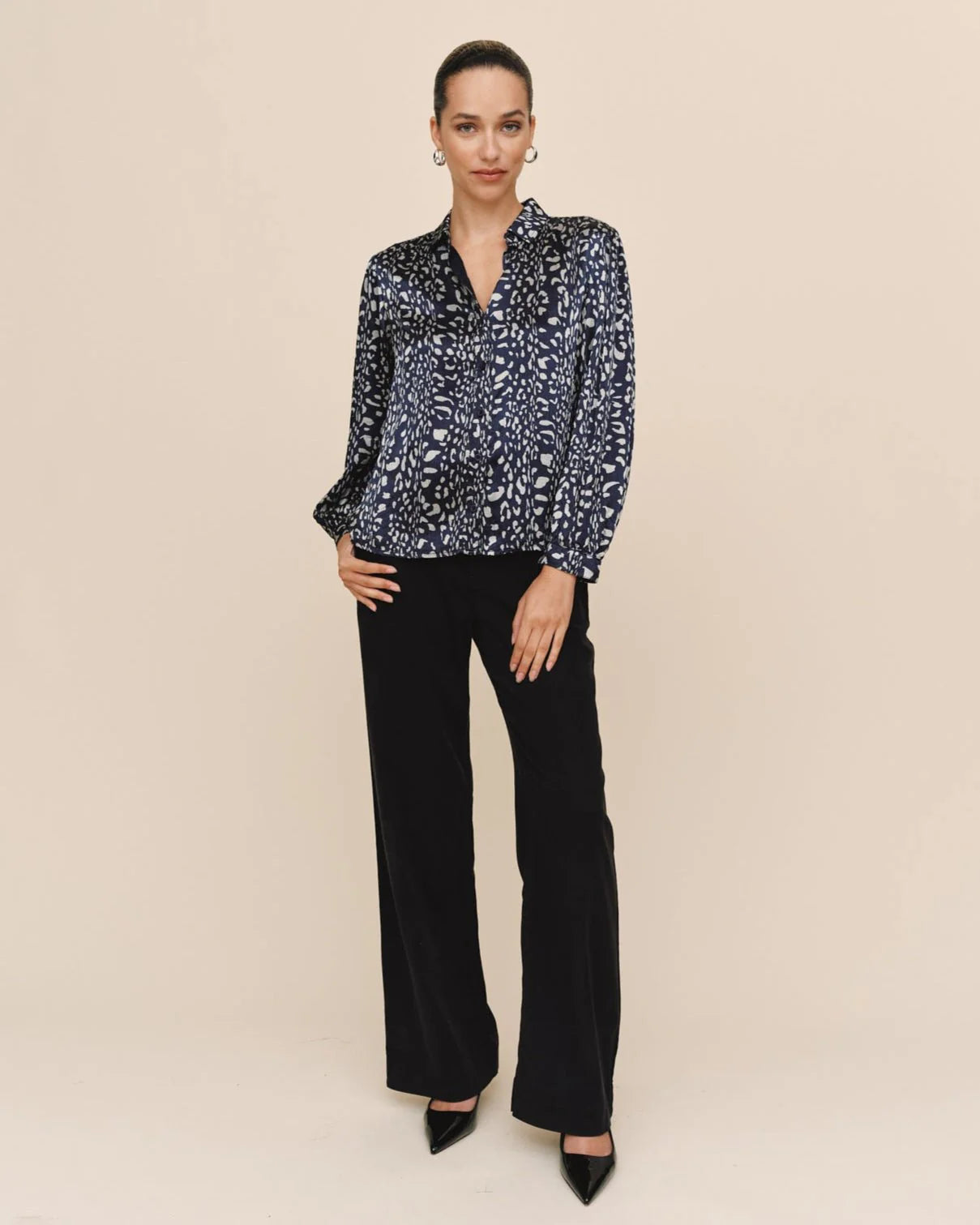 Bella Dahl Shirred Shoulder Button Down