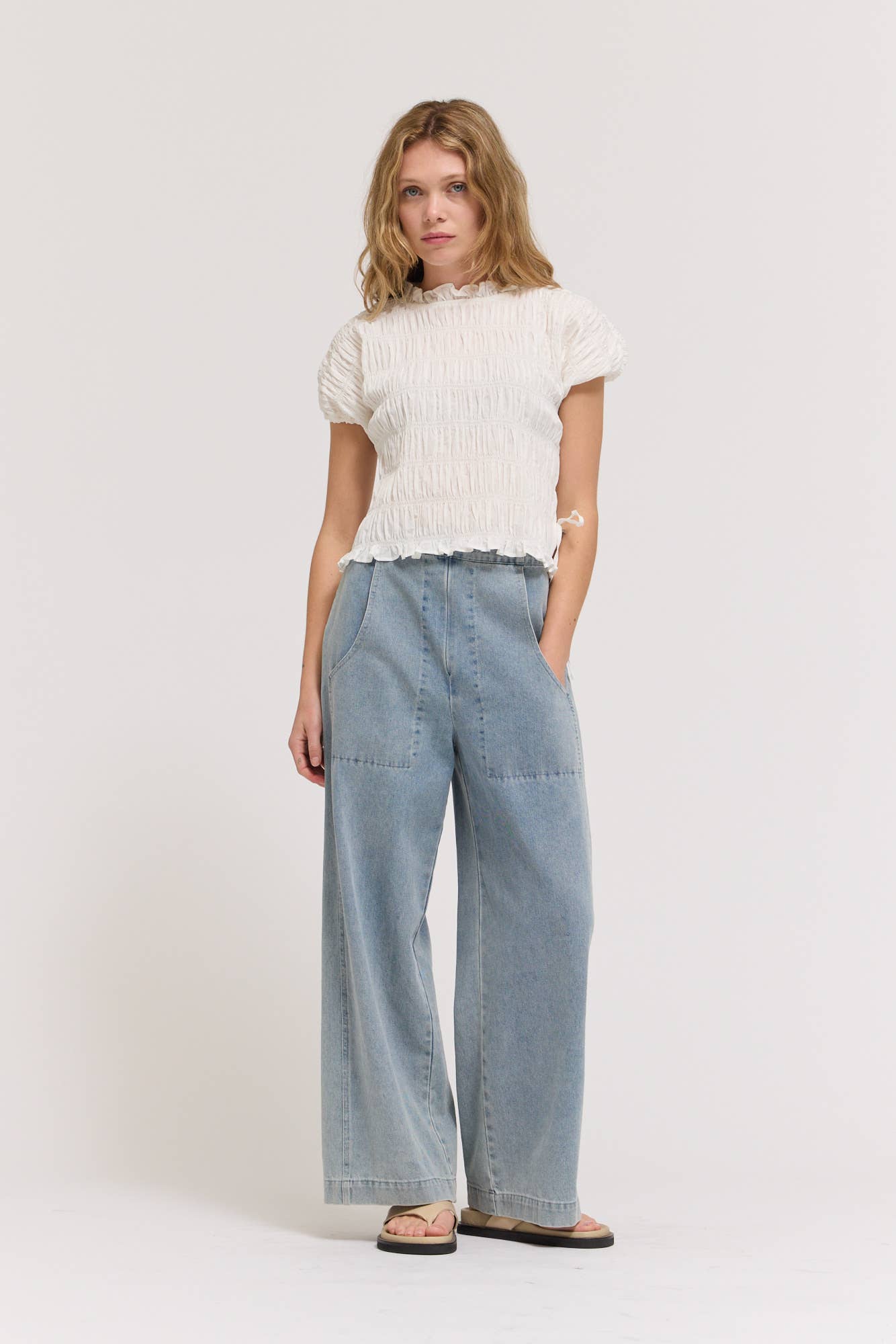 SHIRRING RUFFLE TOP
