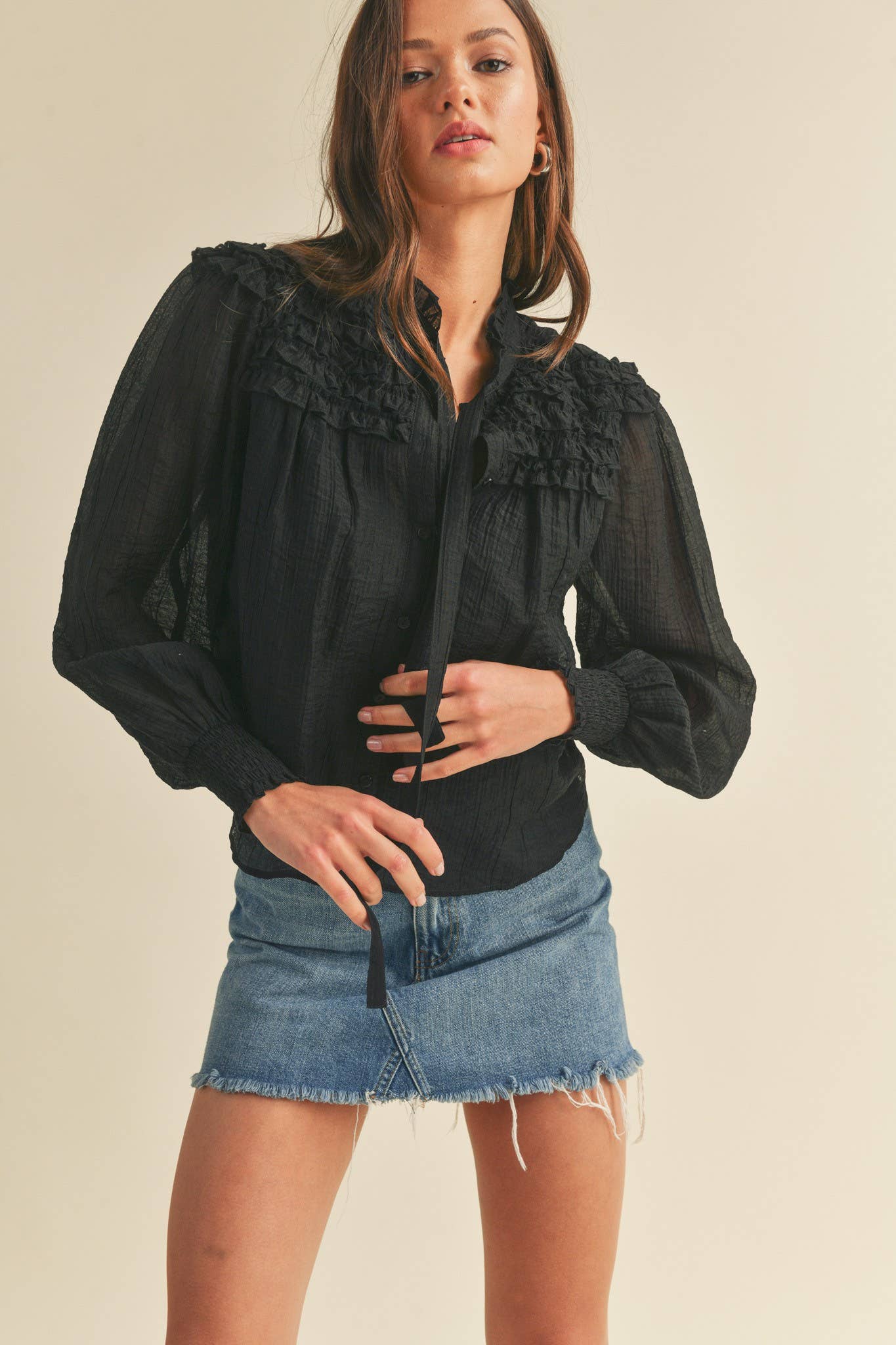 RUFFLE YOKE BALLOON SLEEVE TOP