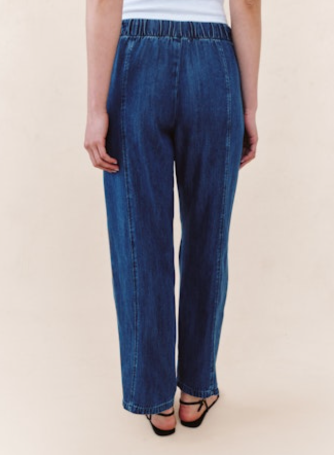 Bella Dahl Seamed Soft Barrel Pant with Elastic Back