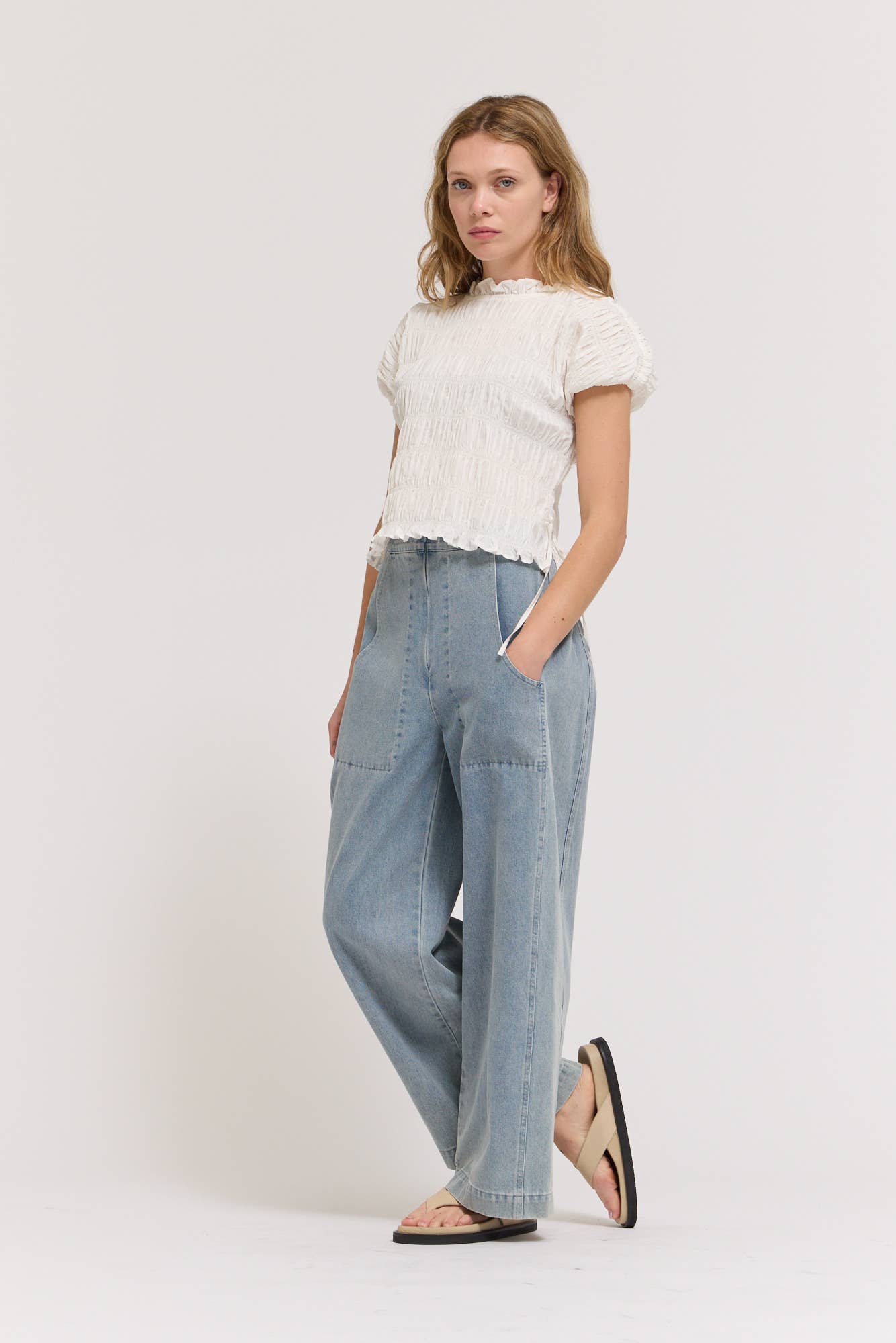 SHIRRING RUFFLE TOP