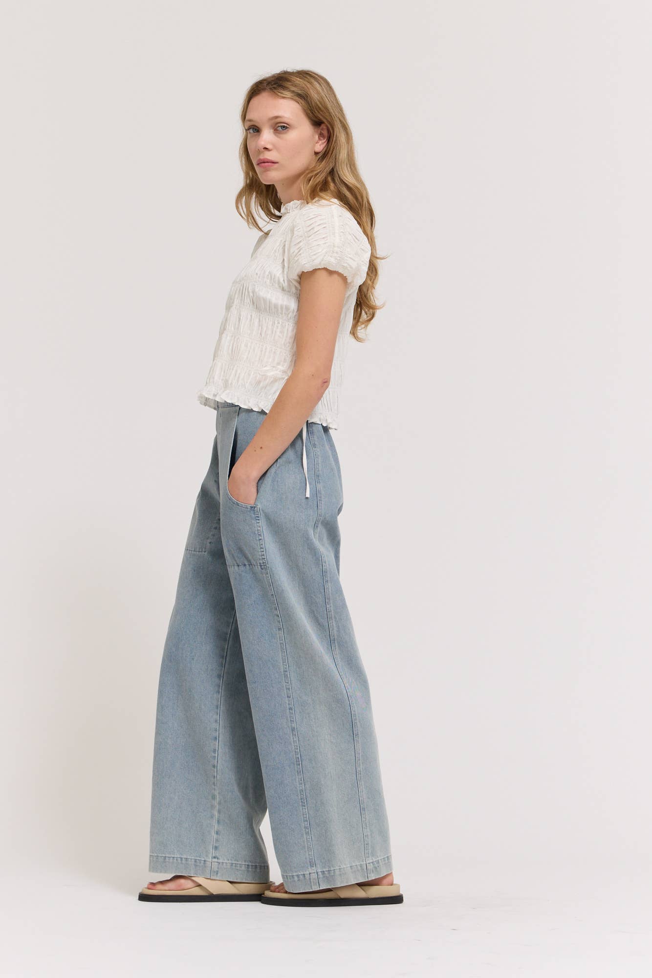 SHIRRING RUFFLE TOP